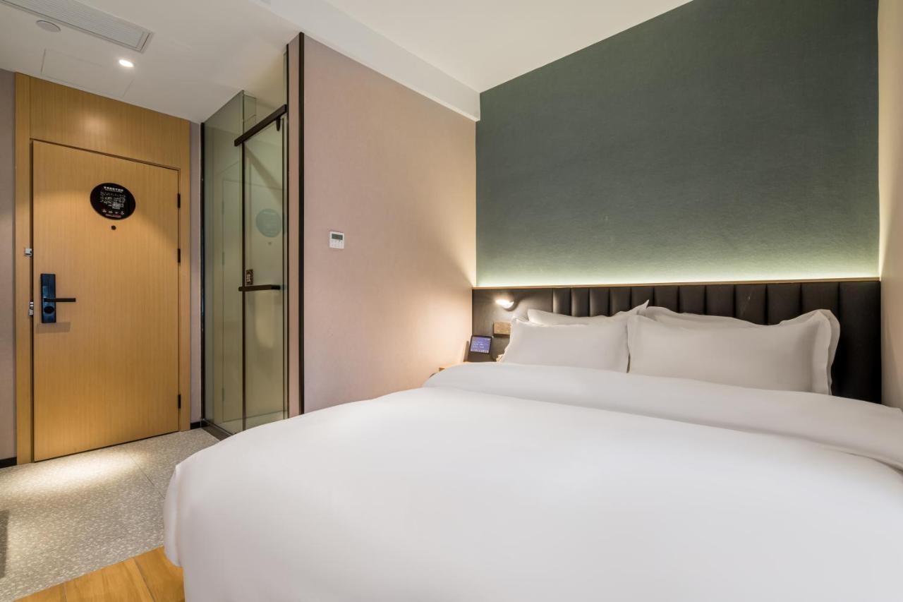 Meego Smart Select Hotel