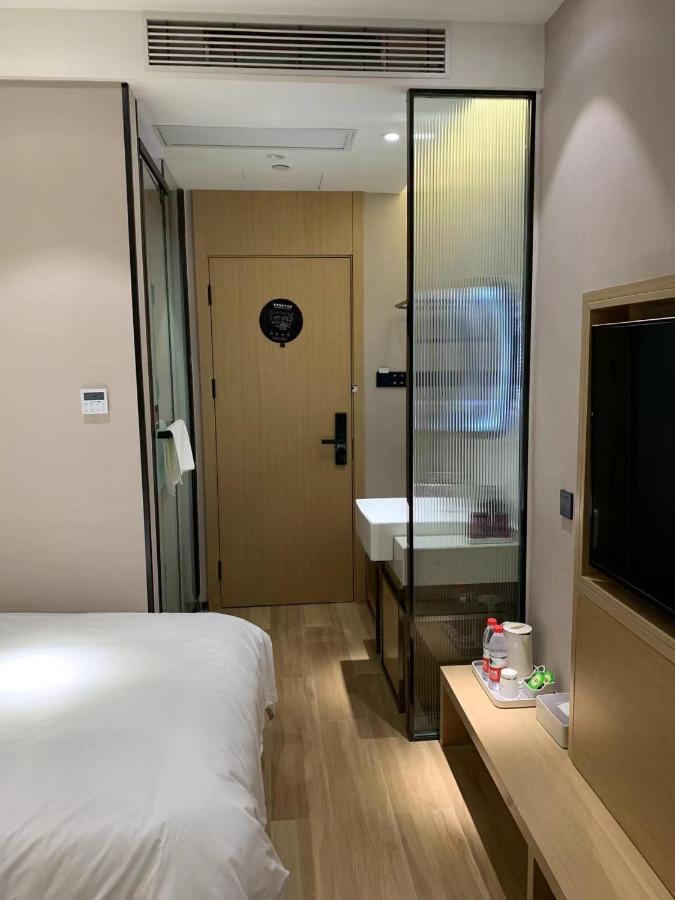 Meego Smart Select 3* Shanghai